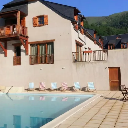 2 Pieces Renove Avec Piscine A Vignec, 6 Personnes - Fr-1-504-596 *